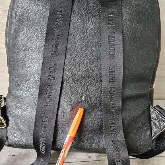 Steve Madden Black Backpack Bag Gold Zippers Logo Gym City Minimalist FLAWS - Picture 10 of 16